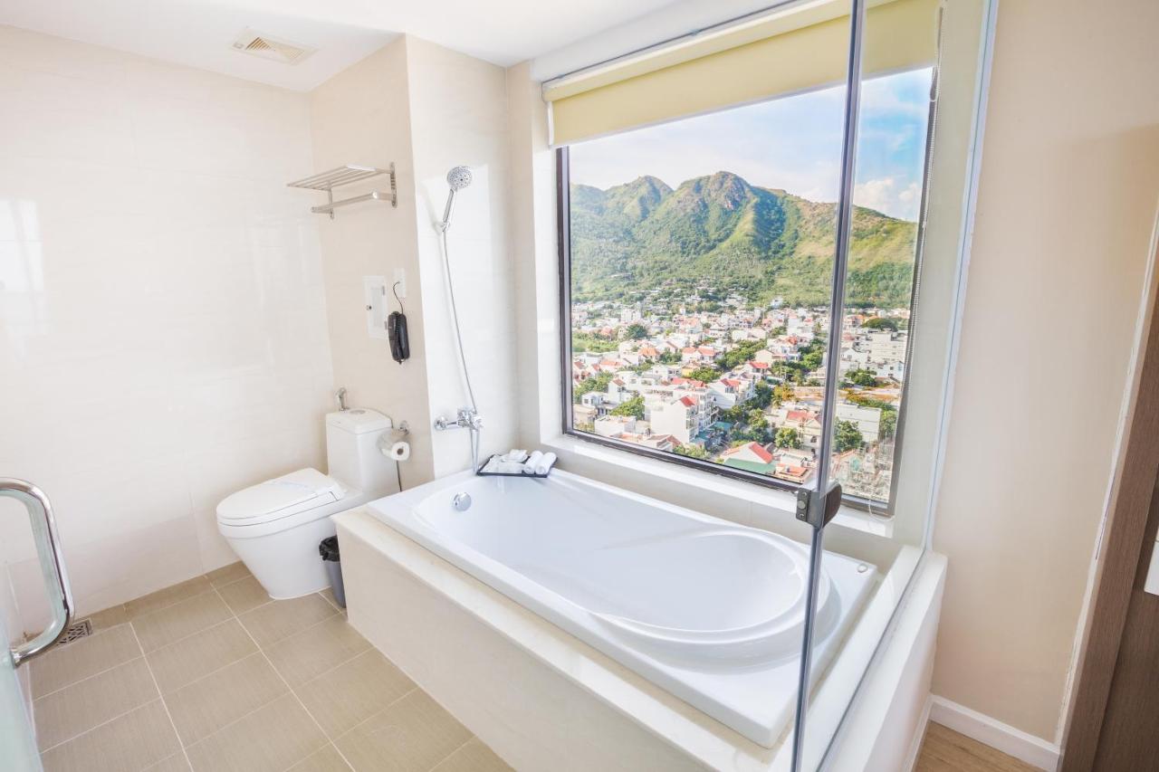 King Town Grand Hotel & Wedding Center Nha Trang Buitenkant foto