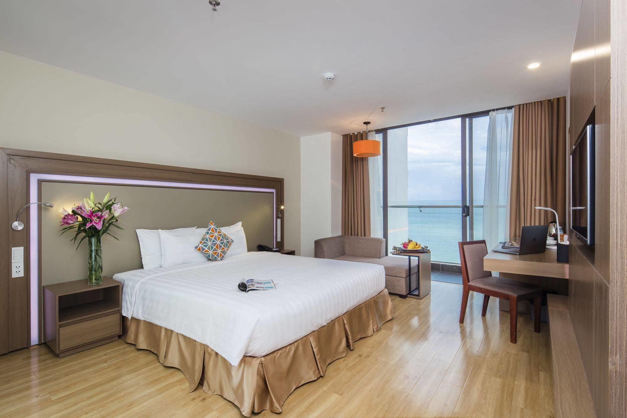 King Town Grand Hotel & Wedding Center Nha Trang Buitenkant foto