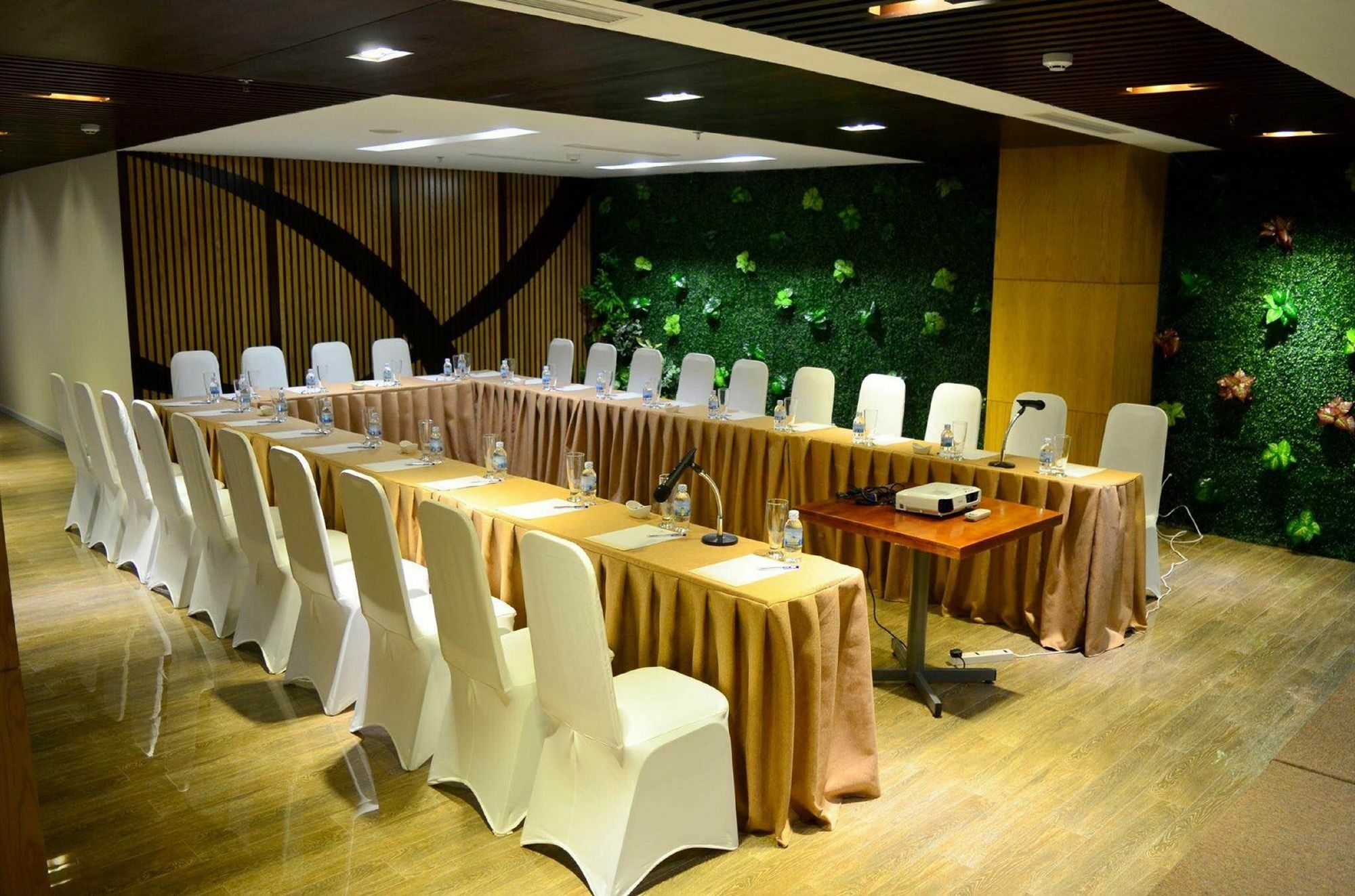 King Town Grand Hotel & Wedding Center Nha Trang Buitenkant foto